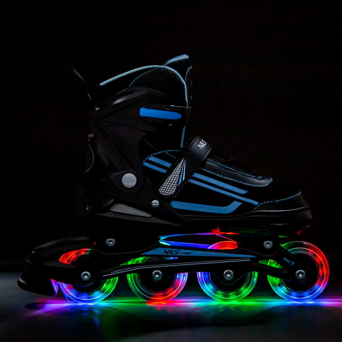 NJ19803A LED NIEBIESKIE ŁYŻWOROLKI NILS EXTREME