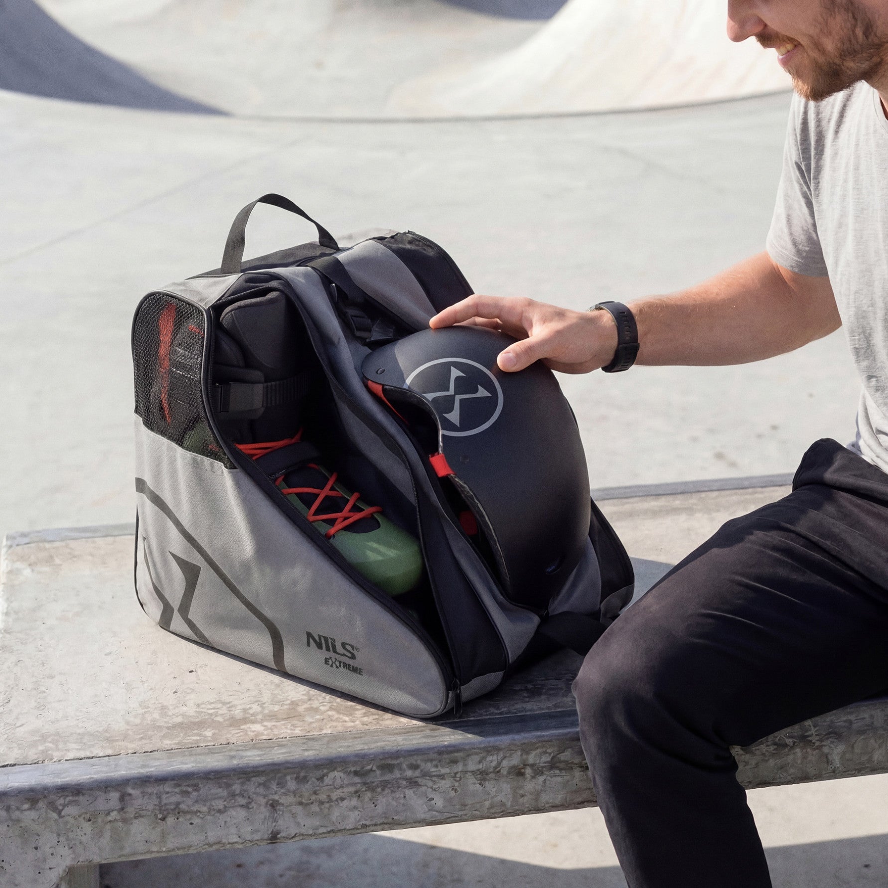 TORBA NA ROLKI/ŁYŻWY SZARA NILS EXTREME TS110