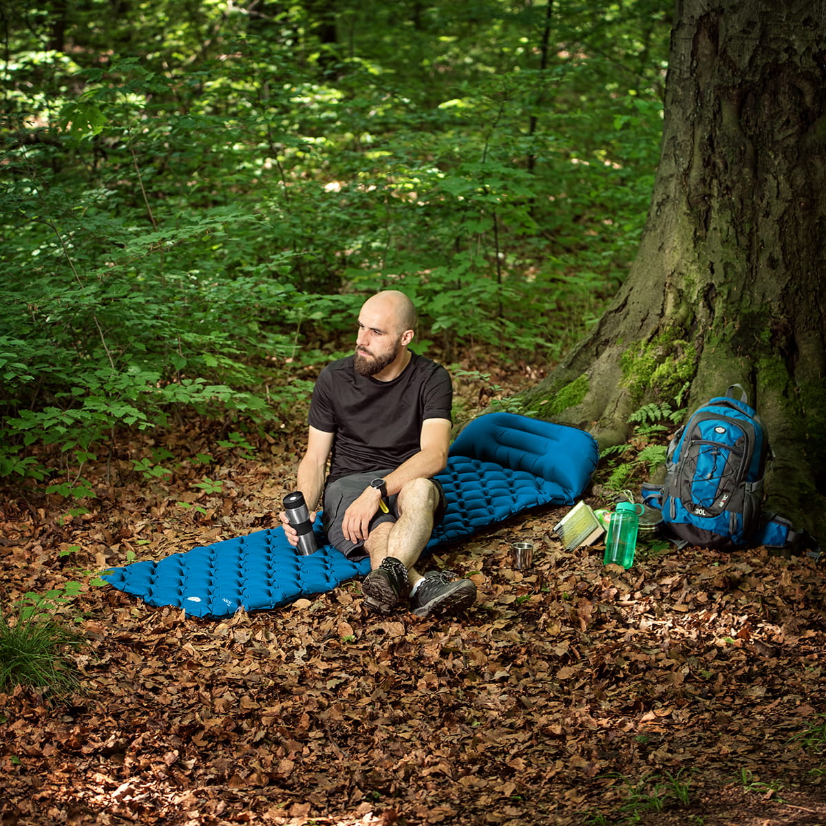 MATA TURYSTYCZNA Z POMPKĄ NILS CAMP NC4006 TURKUSOWA