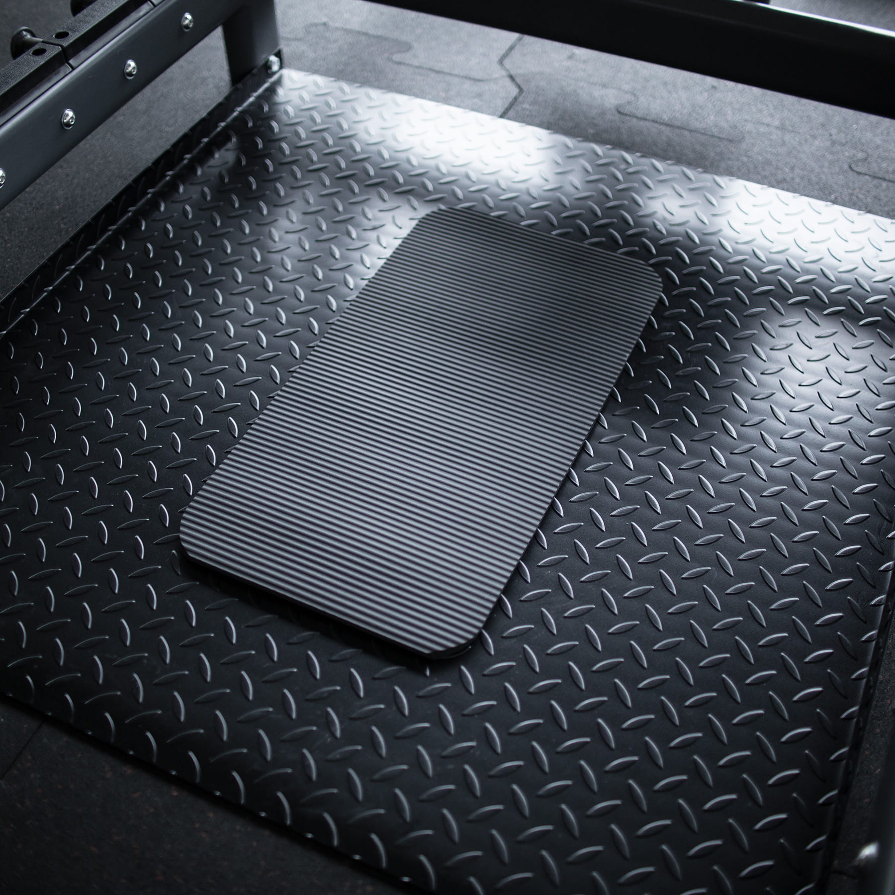 PLATFORMA DO ĆWICZEŃ MIĘŚNI POŚLADKÓW HIP THRUST I MARTWEGO CIĄGU HMS PHT25