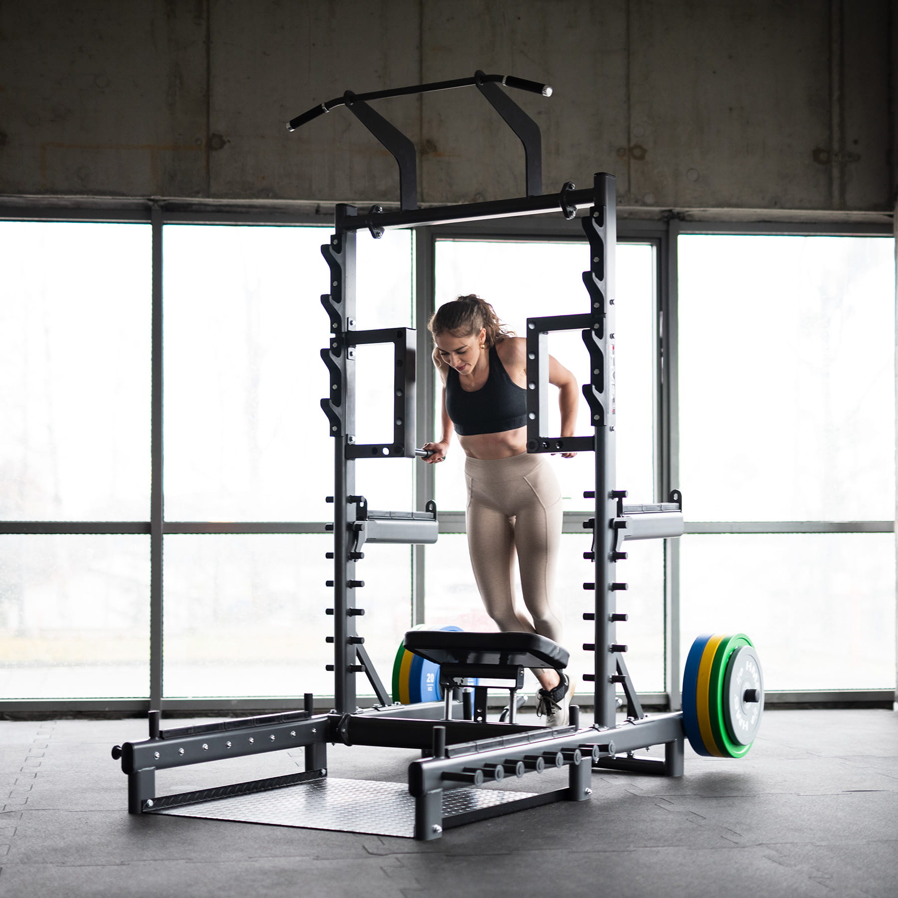 STOJAK MULTIFUNKCYJNY Z PLATFORMĄ DO PODNOSZENIA CIĘŻARÓW I HIP THRUST COMMERCIAL HMSSMP01