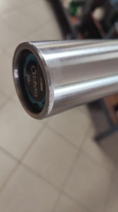 GRYF OLIMPIJSKI 20KG 2200MM HMS PREMIUM + ZG1500 SILVER ZACISKI LOCK JAW (2 szt) GO900 OUTLET S1