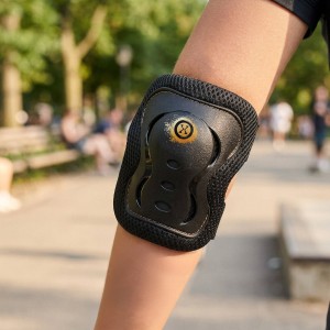 ZESTAW OCHRANIACZY FLY ZŁOTY ROZM. S NILS EXTREME H320