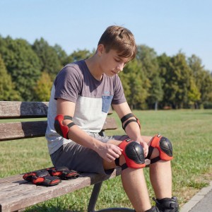 H210 ZESTAW OCHRANIACZY CZERWONY NILS EXTREME