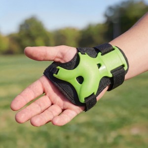 ZESTAW OCHRANIACZY ZIELONY  NILS EXTREME H210